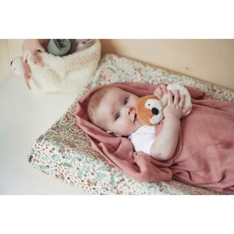 muszlin rózsaszín takaró kisbabán